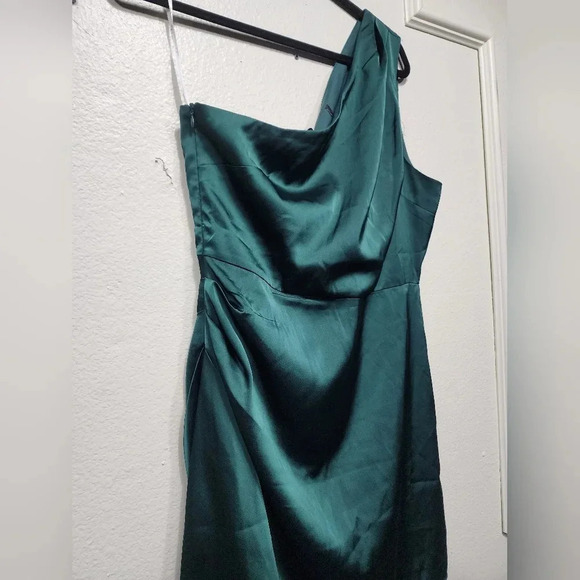 Lulu's Love Me Tonight Emerald Green Satin One-Shoulder Mini Dress L Party Prom - Picture 7 of 10